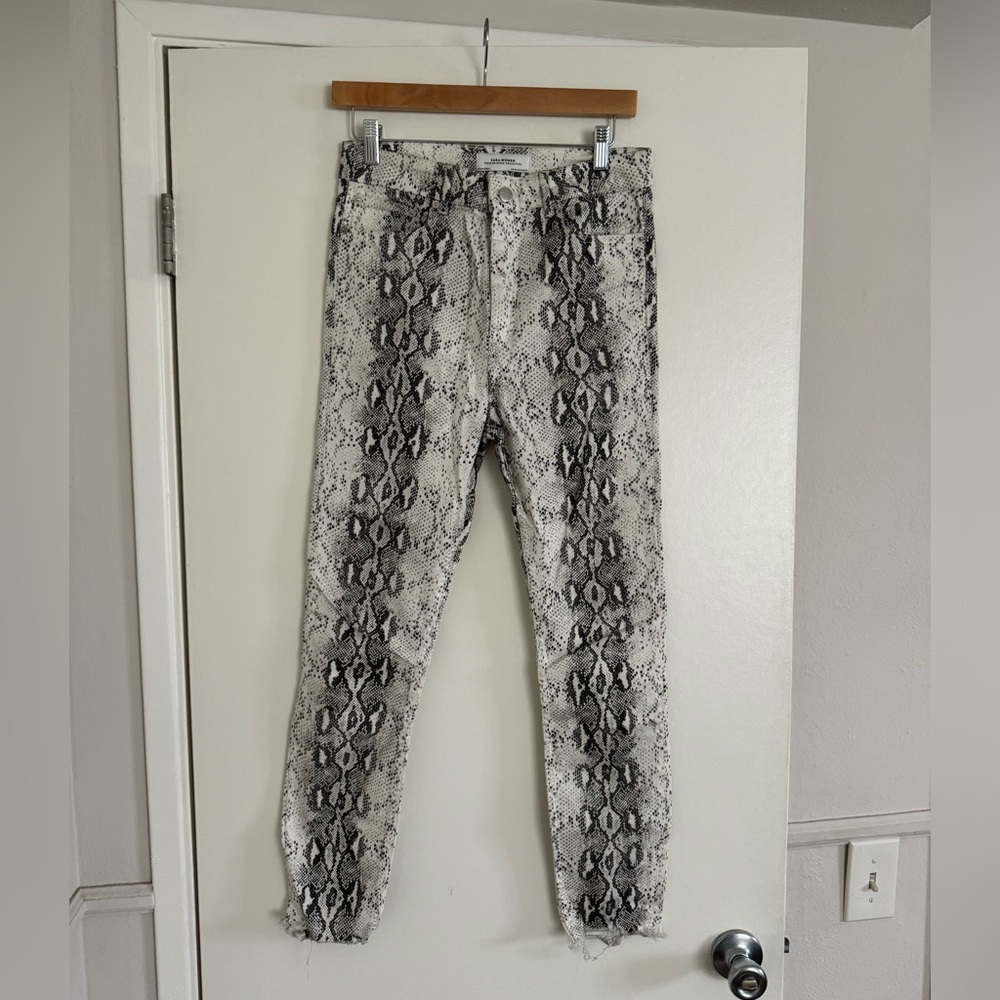 Zara SUPER COOL snake skinny jeans